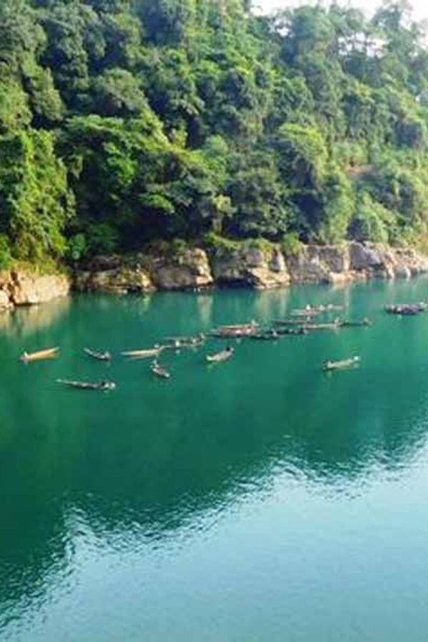 DAWKI: Where Boats Float on Air and Rivers Speak to the Sky